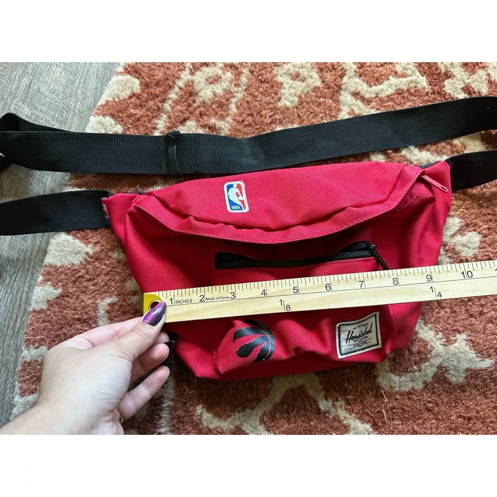 Toronto Raptors Herschel Suppy Co Hipsack Fanny‎ Pack NBA Rare